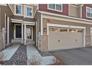 7285 Alvarado Ln N in Maple Grove, MN - Foto de edificio - Building Photo