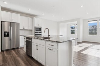 2206 Weatherbee Ln in Naperville, IL - Building Photo - Building Photo