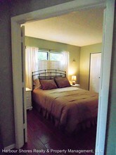 5303 Summerlin Rd-Unit -Unit #1 in Ft. Myers, FL - Foto de edificio - Building Photo