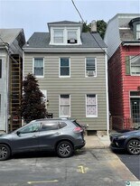 811 Ferry St in Easton, PA - Building Photo