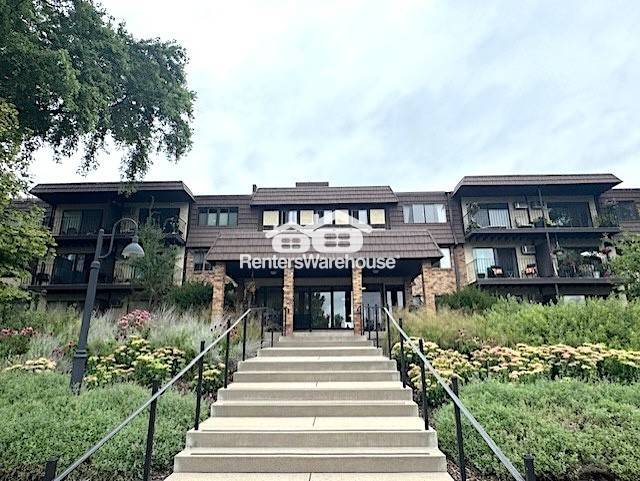 205 Barry Ave in Wayzata, MN - Building Photo