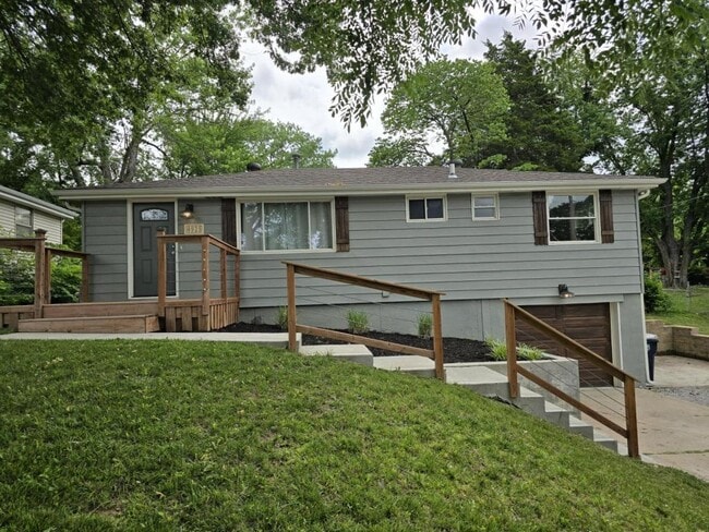property at 4925 N Fremont Ave