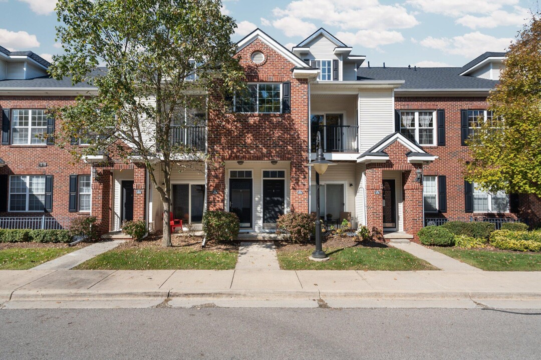 331 Scio Village Ct in Ann Arbor, MI - Building Photo