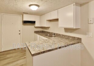 7201 Arlington Expy in Jacksonville, FL - Building Photo - Building Photo