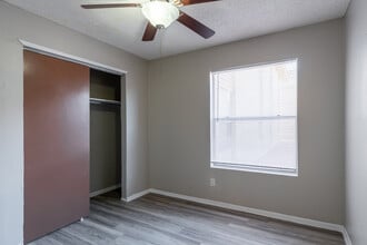 Valley Place Apartments in El Paso, TX - Building Photo - Interior Photo
