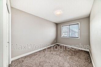 4470 Prowse Rd SW in Edmonton, AB - Building Photo - Building Photo
