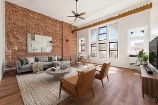 307 W 121st St, Unit 4 in New York, NY - Building Photo