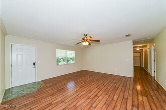 2643 S San Mateo Dr in North Port, FL - Building Photo - Building Photo