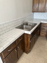 1922 Highland Ave in Los Angeles, CA - Building Photo - Building Photo