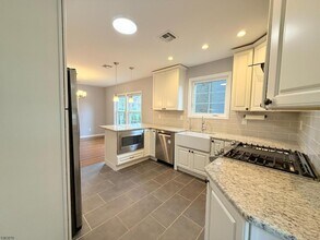 727 Ackerman Ave in Glen Rock, NJ - Building Photo - Building Photo