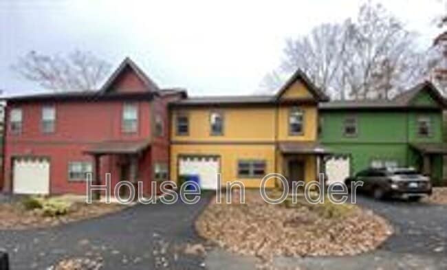 20 Manatee Ct in Asheville, NC - Building Photo - Building Photo