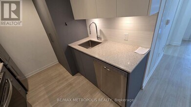 500 Wilson Ave in Toronto, ON - Building Photo - Building Photo