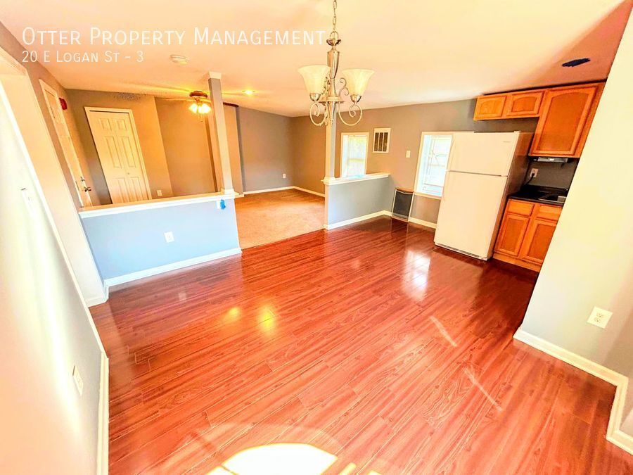 20 E Logan St in Philadelphia, PA - Building Photo
