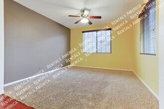 137 E Carob Dr in Chandler, AZ - Building Photo - Building Photo