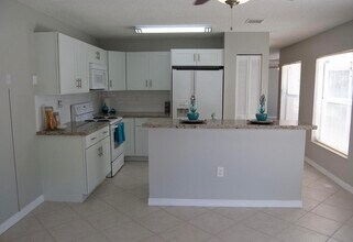 6101 NW 44th Terrace in Coconut Creek, FL - Building Photo - Building Photo