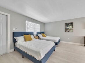 318 Walnut St in Hollywood, FL - Building Photo - Building Photo