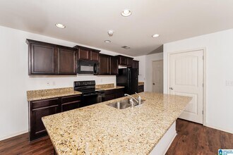915 Hawthorn Ln in Odenville, AL - Building Photo - Building Photo