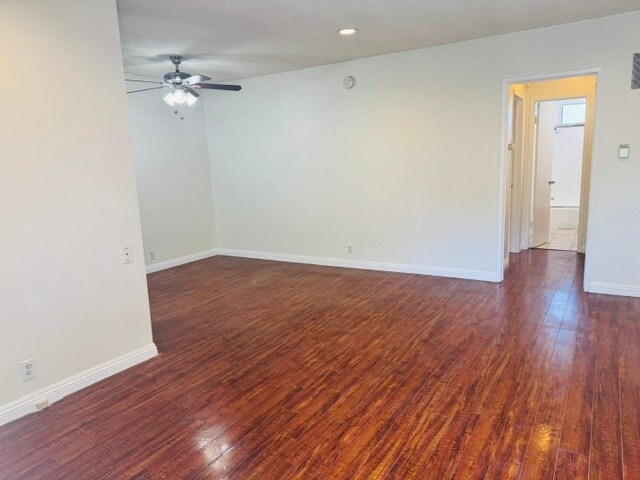 11258 Tiara St in North Hollywood, CA - Foto de edificio