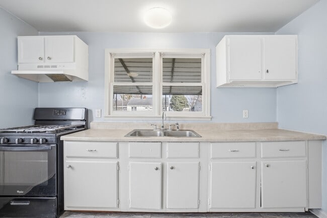 property at 2719 Dewey St