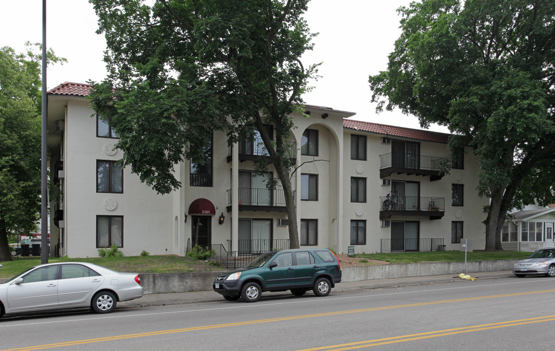 5501 Nicollet Ave in Minneapolis, MN - Building Photo