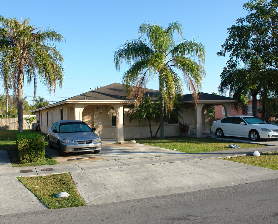 944 NW 14th St in Homestead, FL - Building Photo