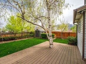 1649 Michael Way in Sandy, UT - Foto de edificio - Building Photo