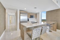 16385 Biscayne Blvd, Unit 2901 in Aventura, FL - Building Photo - Building Photo