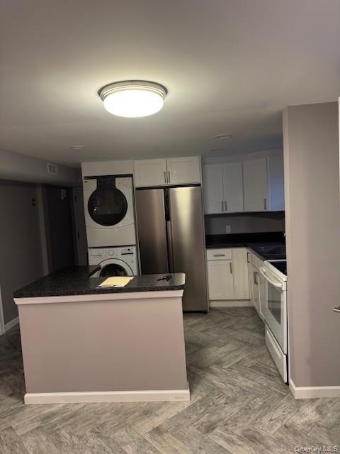 164 W Nicholai St in Hicksville, NY - Building Photo - Building Photo