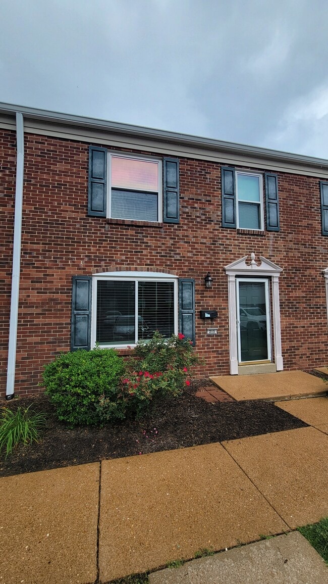 213 Charmers Ct