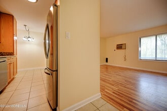 94 Arrowood Rd in Englishtown, NJ - Building Photo - Building Photo