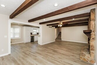 35 Pine Grove Rd in Cartersville, GA - Foto de edificio - Building Photo