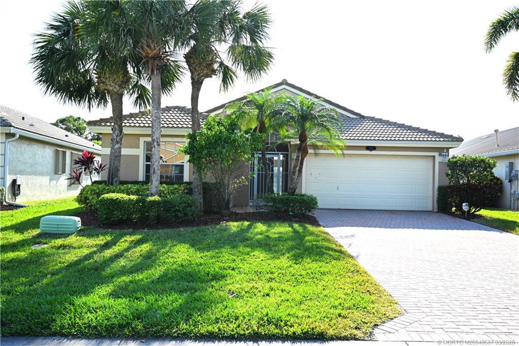 865 SE Westminster Pl in Stuart, FL - Building Photo