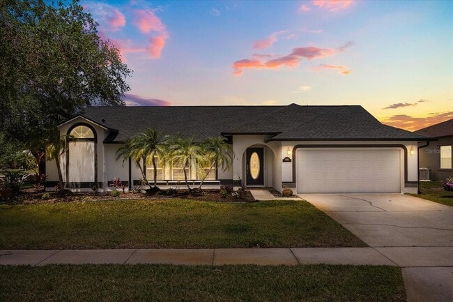 property at 800 Potomac Dr