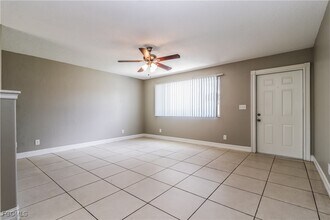 18529 Phlox Dr in Ft. Myers, FL - Building Photo - Building Photo