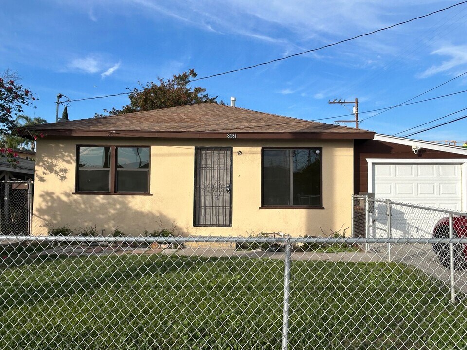 3129-3131 W 147th St in Gardena, CA - Building Photo