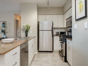 224 Esquimalt Rd in Victoria, BC - Building Photo - Building Photo