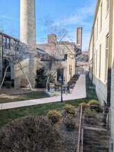 Jung in Sheboygan, WI - Foto de edificio - Building Photo