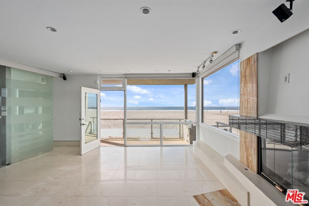 6 Eastwind St in Los Angeles, CA - Building Photo