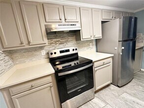 4017 Cottage Hill Rd in Mobile, AL - Building Photo - Building Photo