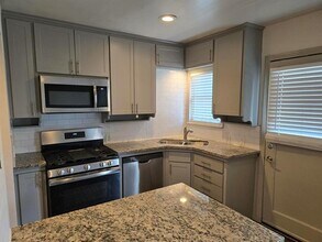 6015 Reiger Ave in Dallas, TX - Foto de edificio - Building Photo