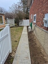 979 Mark Dr in North Bellmore, NY - Building Photo - Building Photo