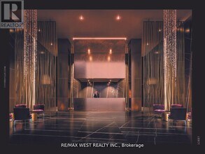 11 Yorkville Ave in Toronto, ON - Building Photo - Building Photo