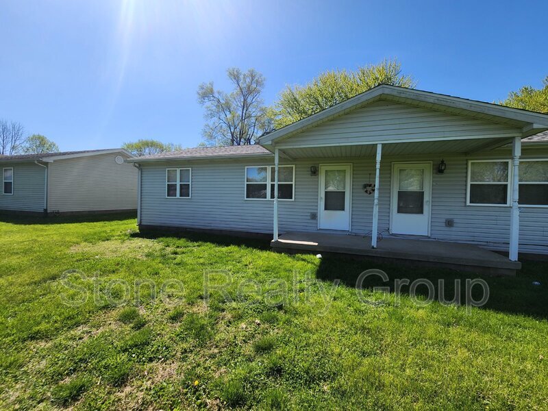 760 S Fulton St in Clinton, IN - Building Photo
