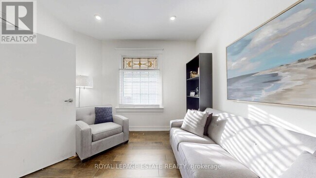 329 Greenwood Ave in Toronto, ON - Building Photo - Building Photo