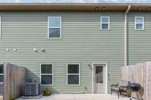 1712 Sound Haven Ct in Navarre, FL - Building Photo