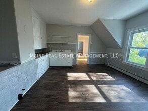 9 Summer St in Waterville, ME - Building Photo - Building Photo