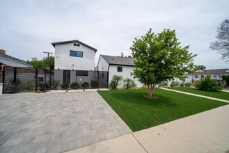 8104 Paso Robles Ave in Los Angeles, CA - Building Photo - Building Photo