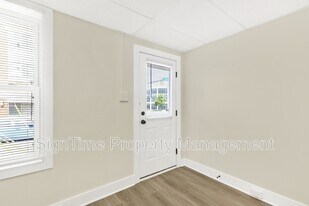 152 E South St in Frederick, MD - Building Photo