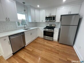 471 Marlborough Terrace in Fairfield, CT - Building Photo - Building Photo