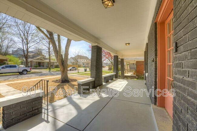 2162 Court Ave in Memphis, TN - Building Photo - Building Photo